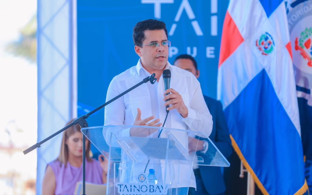 Gobierno destaca inversiones en recuperación de playas y transformación de vendedores ambulantes