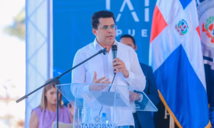 Gobierno destaca inversiones en recuperación de playas y transformación de vendedores ambulantes