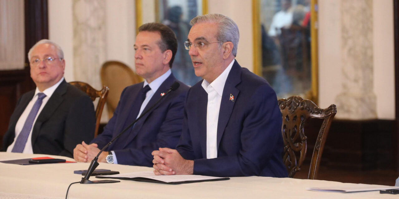 Presidente Abinader celebra cifra récord de 200,134 empleos directos en zonas francas