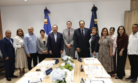 Director de la OPS-OMS visita la República Dominicana para conocer avances en servicios públicos de salud