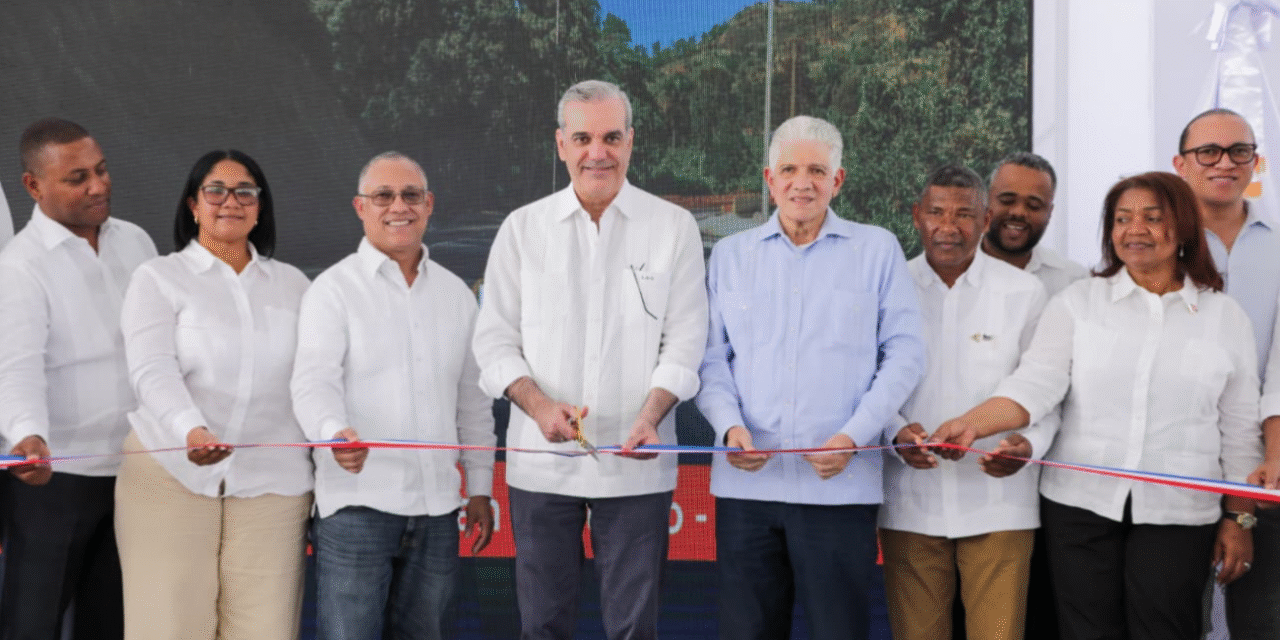 Presidente Abinader inaugura carretera El Cercado–Hondo Valle–Juan Santiago y fortalece el desarrollo del sur