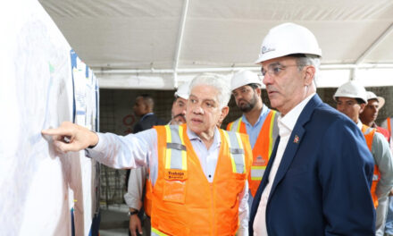 Presidente Abinader realiza visita de supervisión al túnel bajo la Plaza de la Bandera