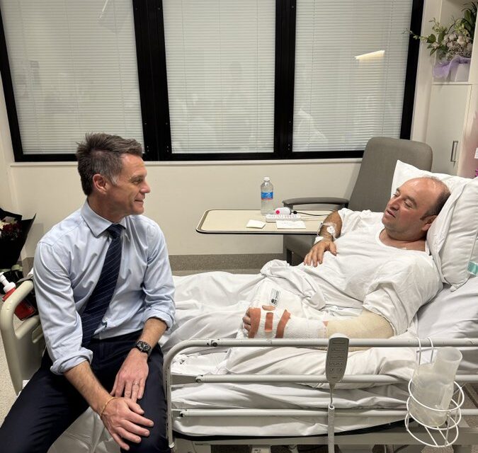 Ahmed al Ahmed, el «héroe» que desarmó al pistolero de Bondi se recupera tras una cirugía