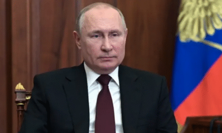 Putin rechaza a Maduro e insta a los rusos a abandonar Venezuela