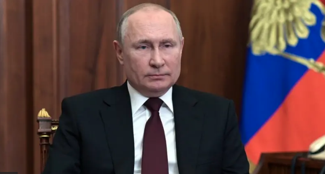 Putin rechaza a Maduro e insta a los rusos a abandonar Venezuela