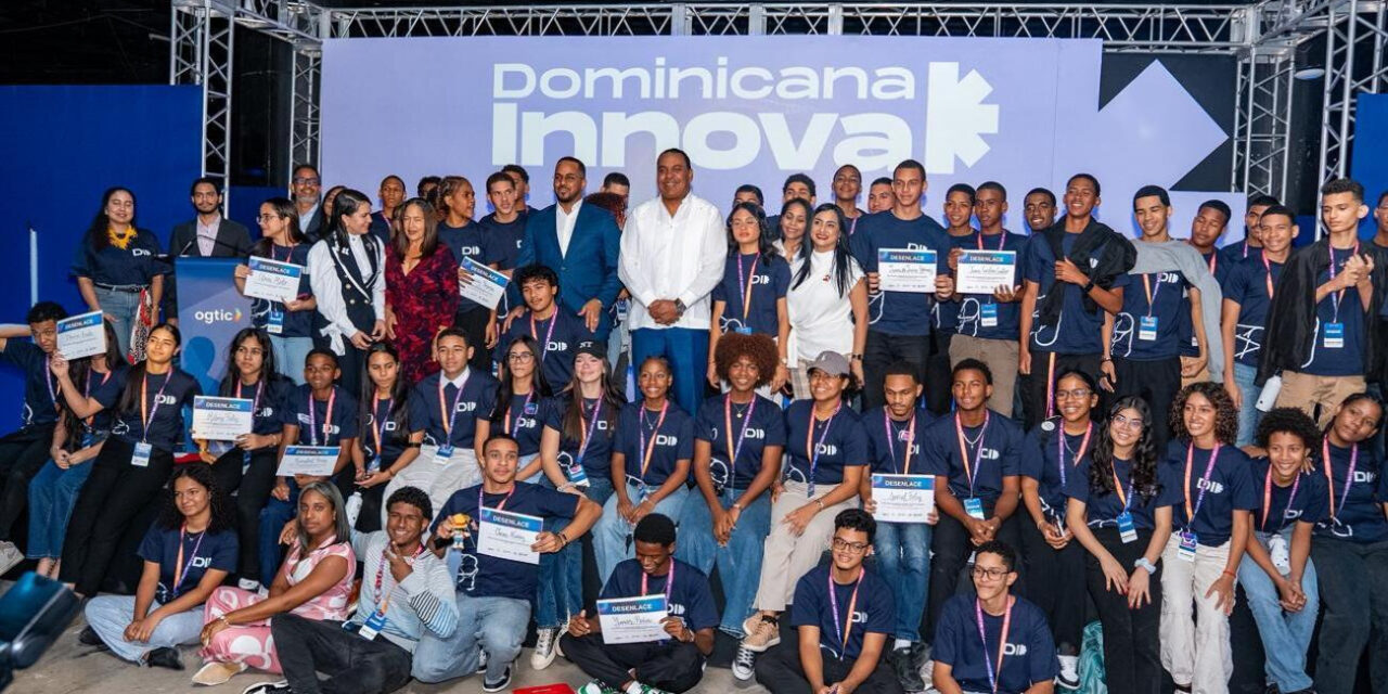 Ogtic impulsa talento joven con más de 180 becas en Dominicana Innova 2025