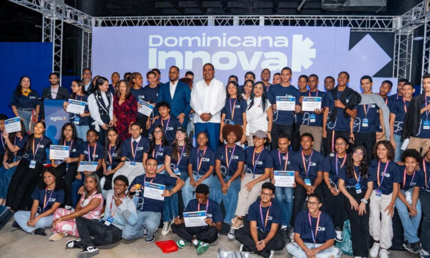 Ogtic impulsa talento joven con más de 180 becas en Dominicana Innova 2025