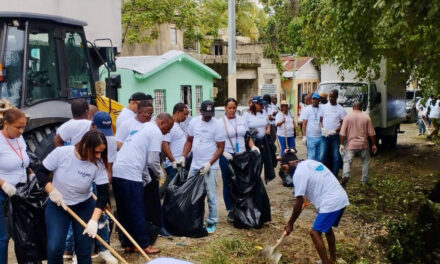 Caasd recolecta toneladas desechos en jornada de limpieza de cañadas en el GSD
