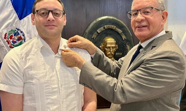 Vicecónsul dominicano Víctor Joel Sánchez realiza visita institucional al Instituto Duartiano