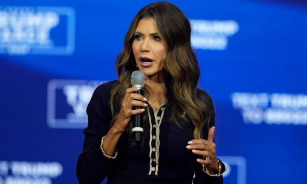 Secretaria de Seguridad Nacional de EE.UU, Kristi Noem: «Maduro debe irse»