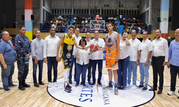 Miderec remoza polideportivo y realiza aporte al TBS de Barahona