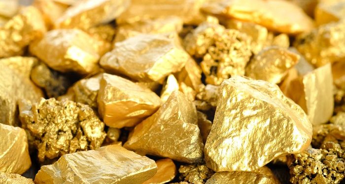 El oro supera los 4,500 dólares y la plata los 75.00 dólares la onza
