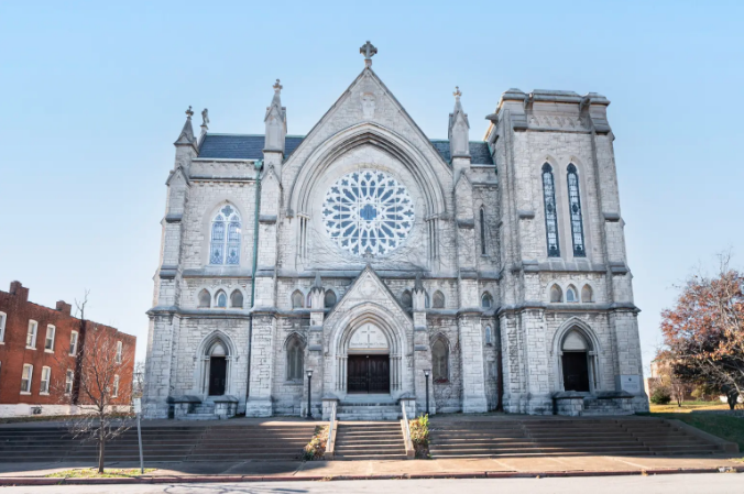 Antigua iglesia y rectoría del Papa León se vende por 1,8 millones de dólares