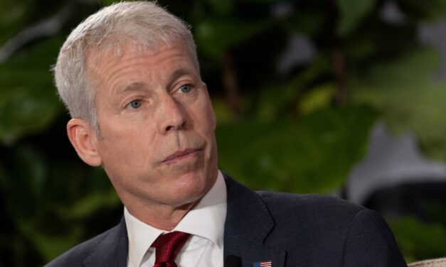 Secretario de Energía de Estados Unidos, Chris Wright, dice que USA venderá petróleo venezolano «indefinidamente»