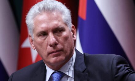 Miguel Díaz-Canel: “Nadie nos dicta lo que tenemos que hacer”