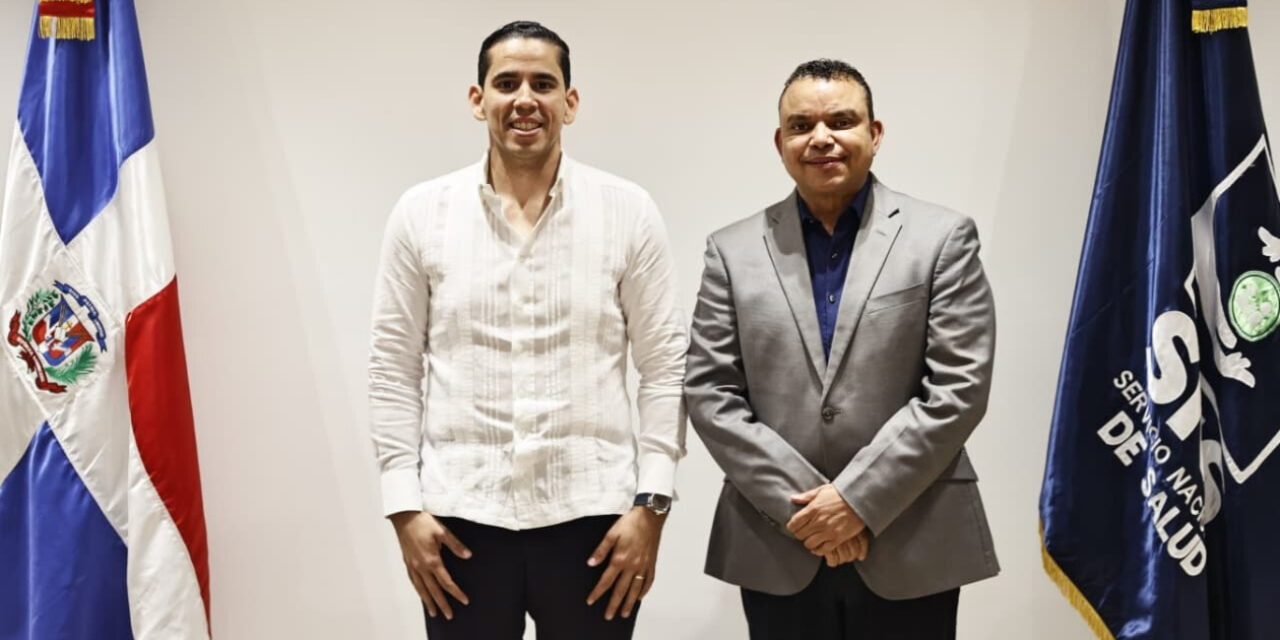 SNS y SeNaSa coordinan acciones para fortalecer la atención en la Red Pública de Salud