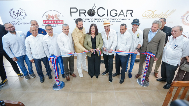 Infotep y Procigar inauguran escuela de tabaqueros