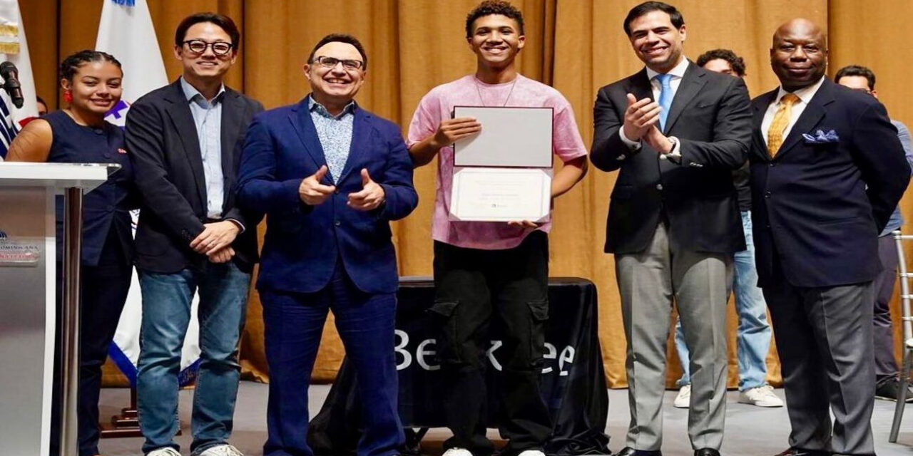 Concluye Berklee en Santo Domingo con 43 estudiantes becados con más de 200 millones de pesos