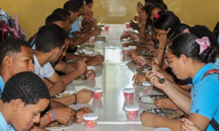 INABIE reduce el uso de sal en el menú escolar y controla el azúcar para cuidar la salud de los estudiantes