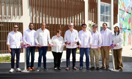 Presidente Abinader deja inaugurada la Plaza Multiuso Seibana para impulsar el turismo, la cultura y el desarrollo productivo de El Seibo