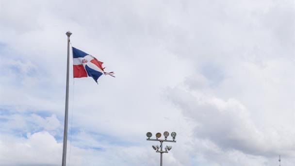 RDPorLoAlto: Izar bandera rota es delito penal