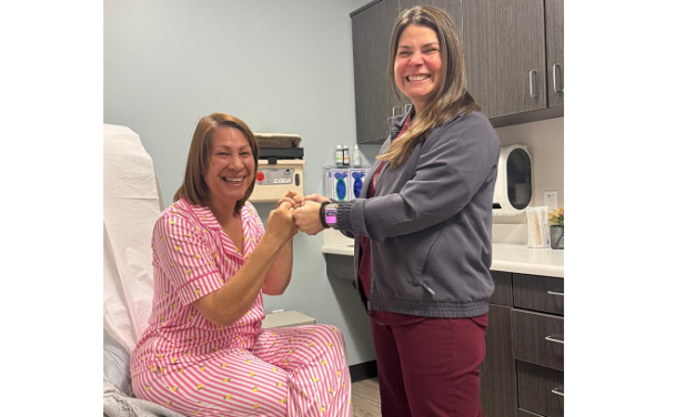 Periodista Mayra La Paz gana en FL Central su batalla contra cáncer de mama