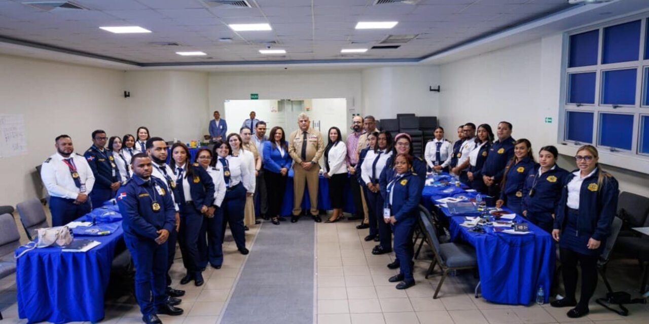 Inspectores de la DGM se capacitan para reconocer documentos falsos