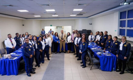 Inspectores de la DGM se capacitan para reconocer documentos falsos