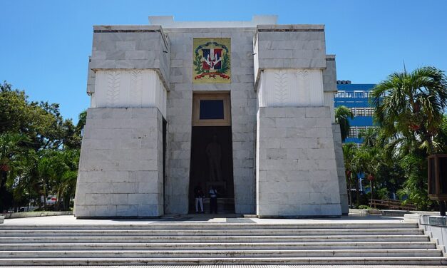 ¡RDPorLoAlto exige: ¡El Escudo Oficial en el Altar de la Patria!