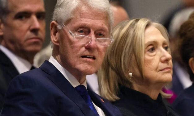 Los Clinton acuerdan testificar en la investigación de Epstein en la Cámara de Representantes