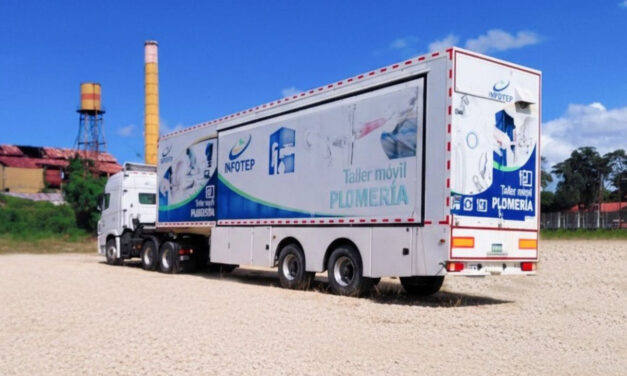 Infotep instala talleres móviles en Montellano para fortalecer la preparación de personal hotelero en Puerto Plata