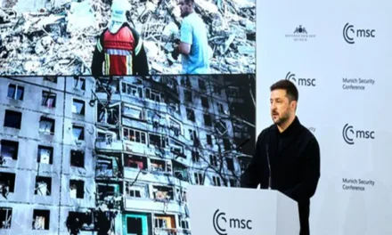 Un ataque con drones ucranianos provoca incendios en un puerto ruso del Mar Negro antes de las conversaciones de paz mediadas por EE. UU.