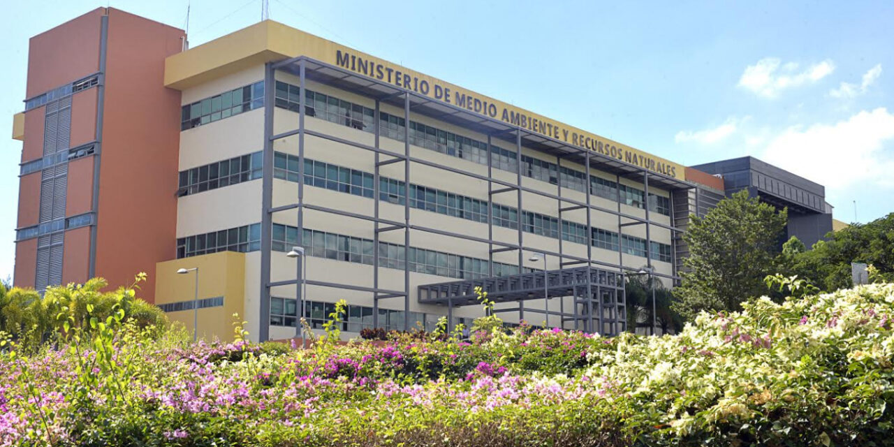 Ministerio de Medio Ambiente presenta balance 2025-2026 con reforestación récord y reducción de 67 % en incendios forestales