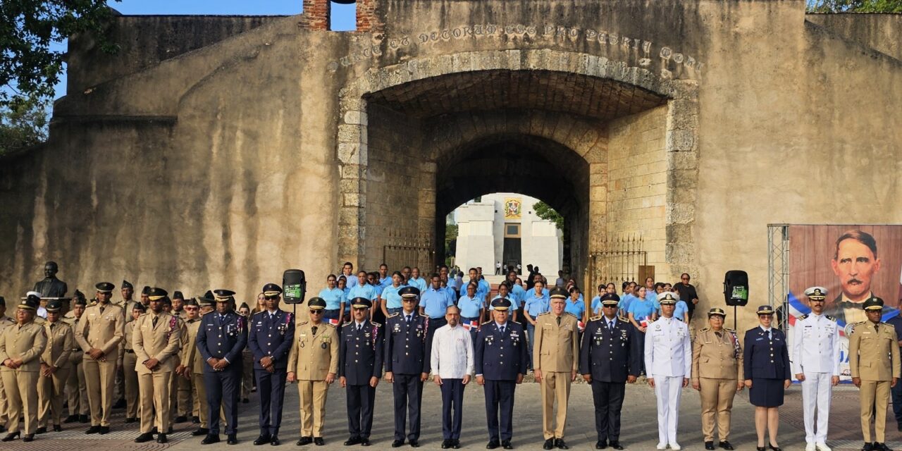 Escuelas Vocacionales del Ministerio de Defensa rinde homenaje a los Padres de la Patria en el 182 aniversario de la Independencia Nacional