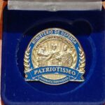 Ministerio de Defensa reconoce al presidente de Efemérides Patrias