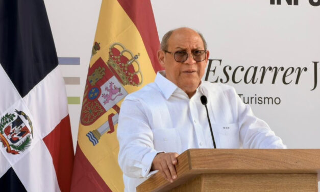 Ministro Santos Badía afirma que el Gobierno impulsa una revolución educativa en la República Dominicana