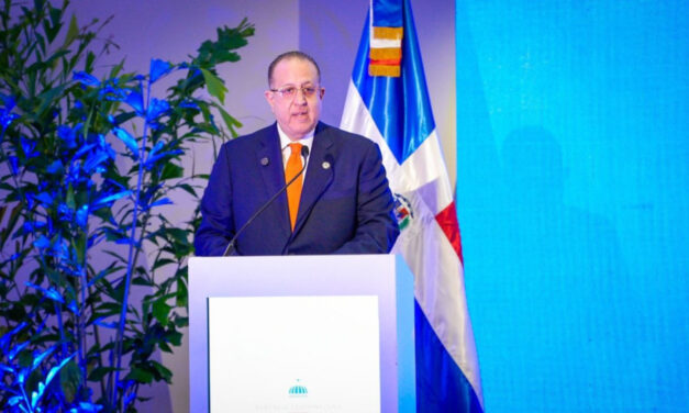 Ministro Magín Díaz asegura que el Gobierno prioriza medidas para mitigar impacto en el país por la crisis en Irán