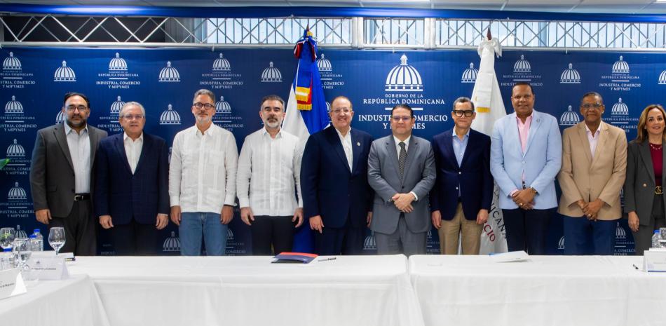 Gobierno anuncia ofensiva nacional contra el comercio ilicito con enfoque interinstitucional