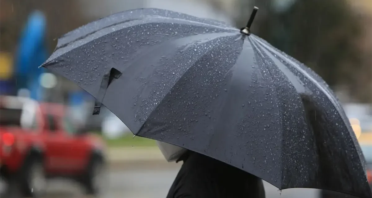 Indomet mantiene vigilancia por vaguada con aguaceros y tronadas en varias provincias