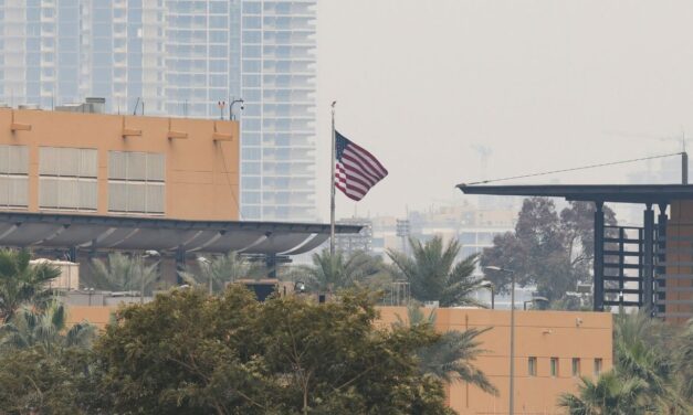 Un presunto dron iraní impacta contra la embajada estadounidense en Bagdad.