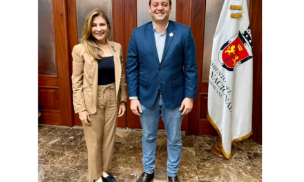 Víctor Joel Sánchez se reúne con la alcaldesa Carolina Mejía