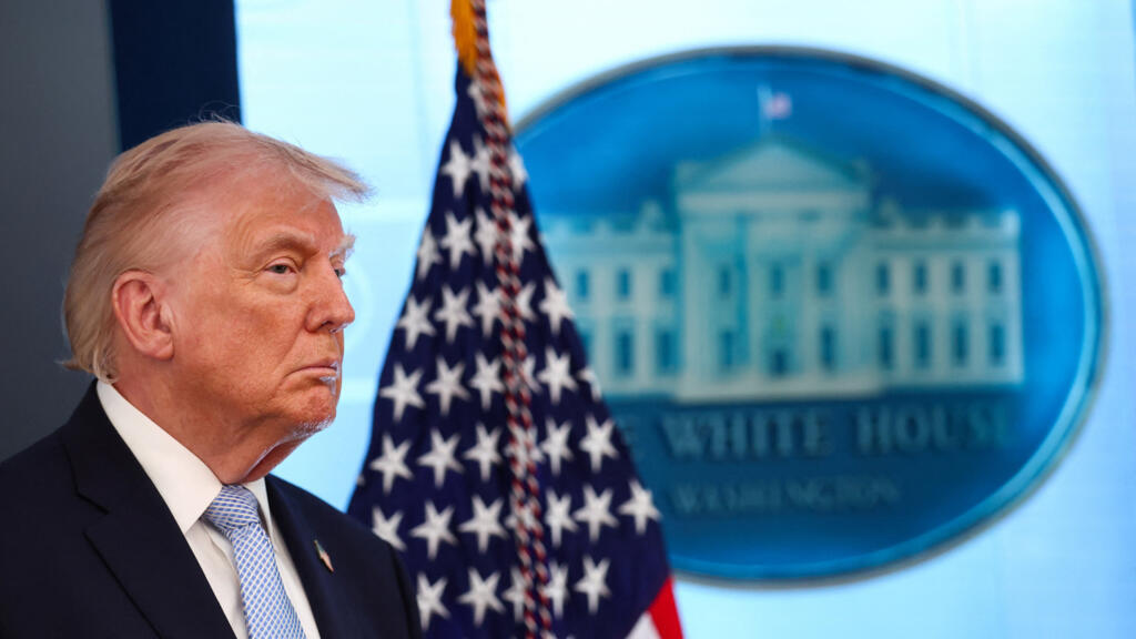 Trump advierte a Irán que no cobre peajes por el tránsito marítimo en el estrecho de Ormuz.