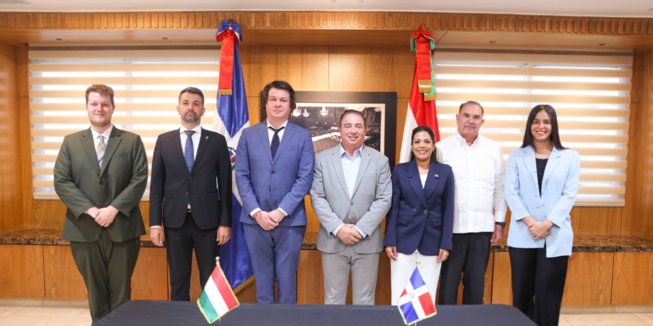 República Dominicana y Hungría firman acuerdo aéreo para promover la conectividad