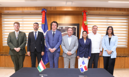 República Dominicana y Hungría firman acuerdo aéreo para promover la conectividad