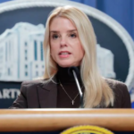 EE.UU: Pam Bondi deja su cargo como Fiscal General.