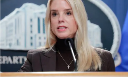 EE.UU: Pam Bondi deja su cargo como Fiscal General.