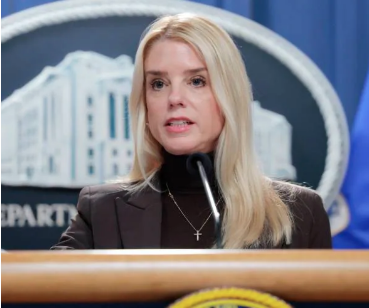 EE.UU: Pam Bondi deja su cargo como Fiscal General.