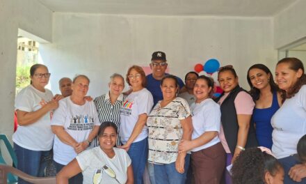 Mujeres Sembrando Futuro en los Niños