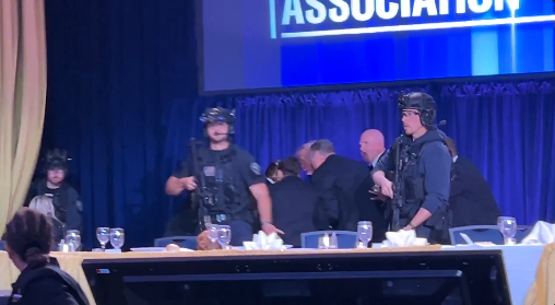 Trump, es evacuado de la cena de corresponsales de la Casa Blanca tras el ruido de disparos