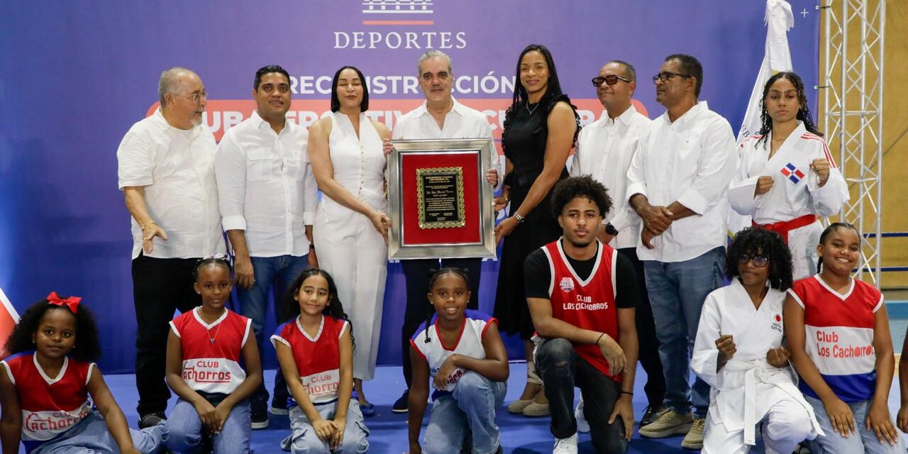 Presidente Luis Abinader entrega remodelado Club Los Cachorros de Cristo Rey con inversión de más de RD 54 millones